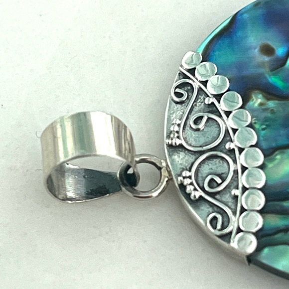 Abalone Shell Silver Pendant - Picture 3 of 6